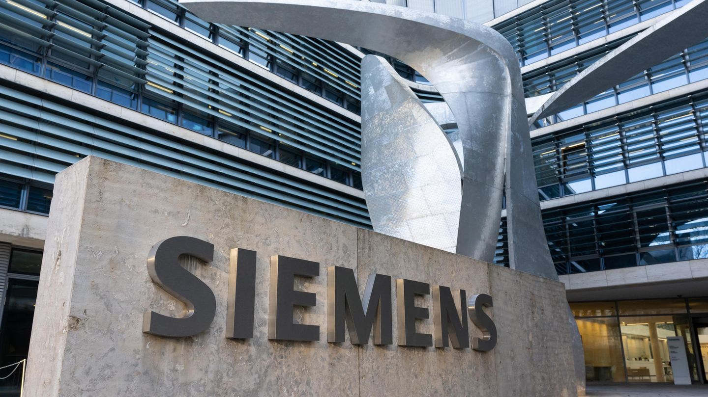 Rang 91: Siemens  Der Siemens-Konzern ist mit einem Börsenwert von 132 Milliarden US-Dollar wieder in den Top-100. Vor einem halben Jahr stand er noch auf Rang 115.