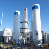 Rang 57: Linde  Und noch ein gefühlter deutscher Vertreter: Der Industriegasekonzern Linde (hier eine Produktionsanlage in Leuna, Sachsen-Anhalt) hat seit der Fusion mit Praxair allerdings seinen Hauptsitz in Irland. Börsenwert: 187 Milliarden Dollar.