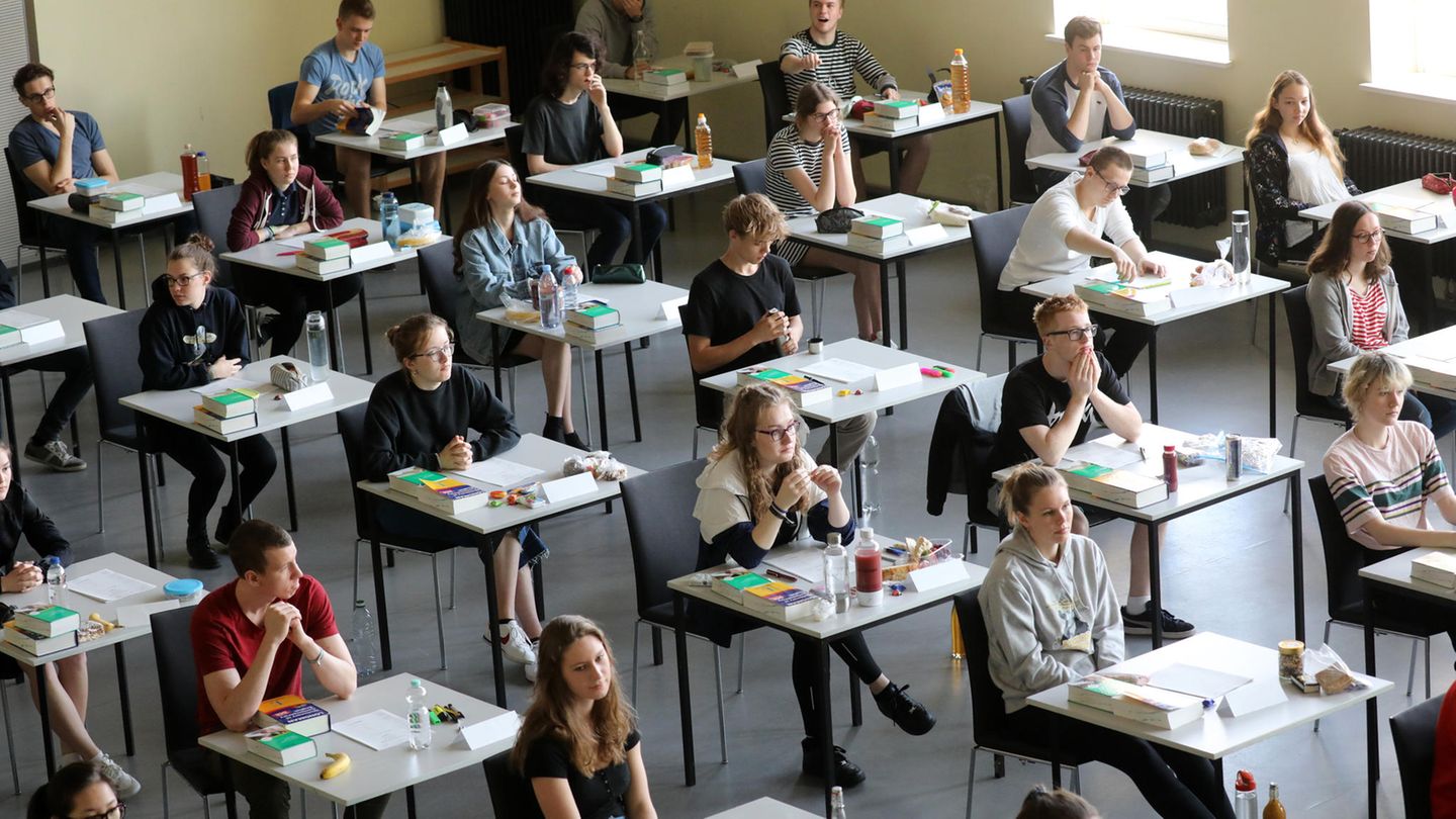 Mecklenburg-Vorpommern: Mathe-Abi wird um einen Punkt hochgewertet