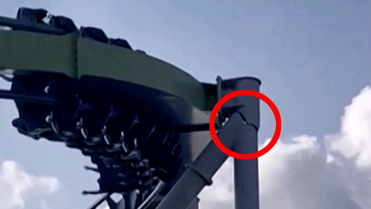 USA-Horror-in-der-Achterbahn-Pfeiler-rei-t-mitten-im-Betrieb