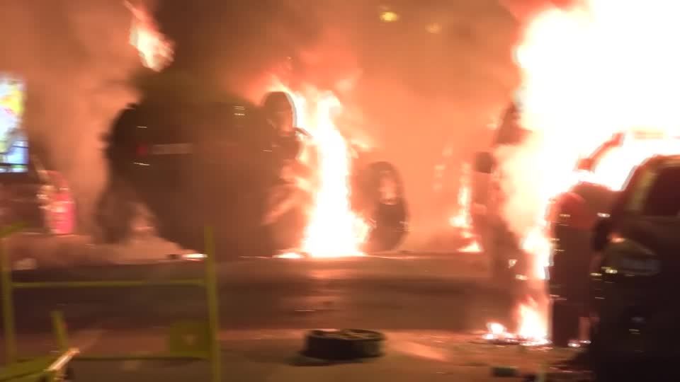 Video: Frankreichs Premier will gegen Eltern minderjähriger Randalierer vorgehen