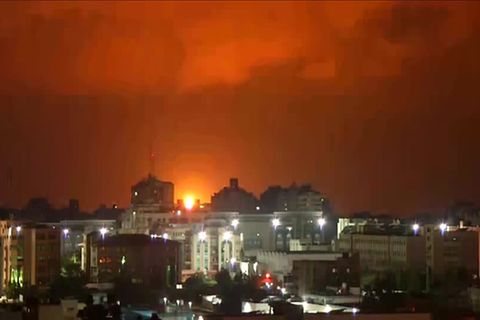 Video: Israel fliegt Luftangriffe auf Gazastreifen