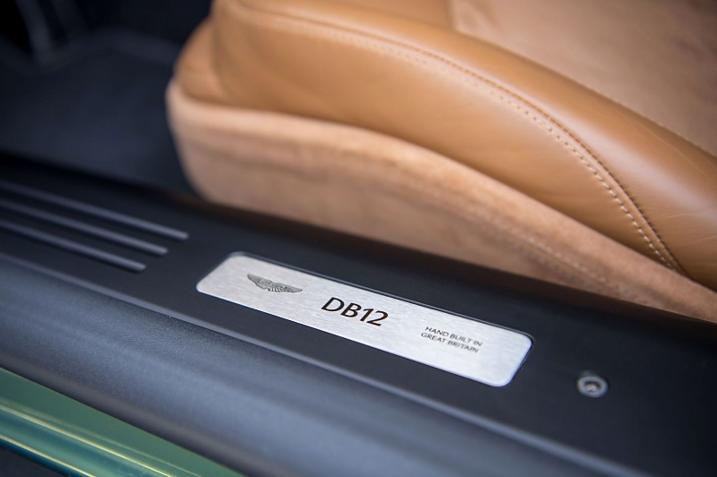 Aston Martin DB12
