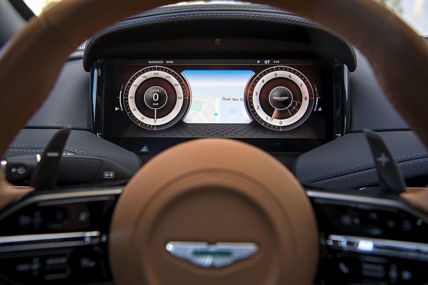 Aston Martin DB12
