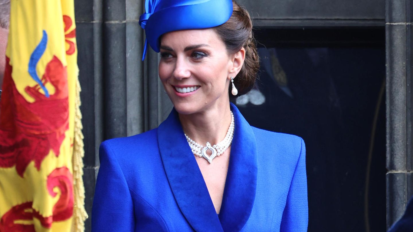 King Charles III  is crowned in Scotland – and Kate recycles an old outfit