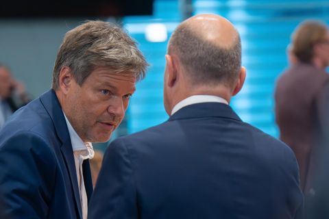 Bundeswirtschaftsminister Robert Habeck und Bundeskanzler Olaf Scholz