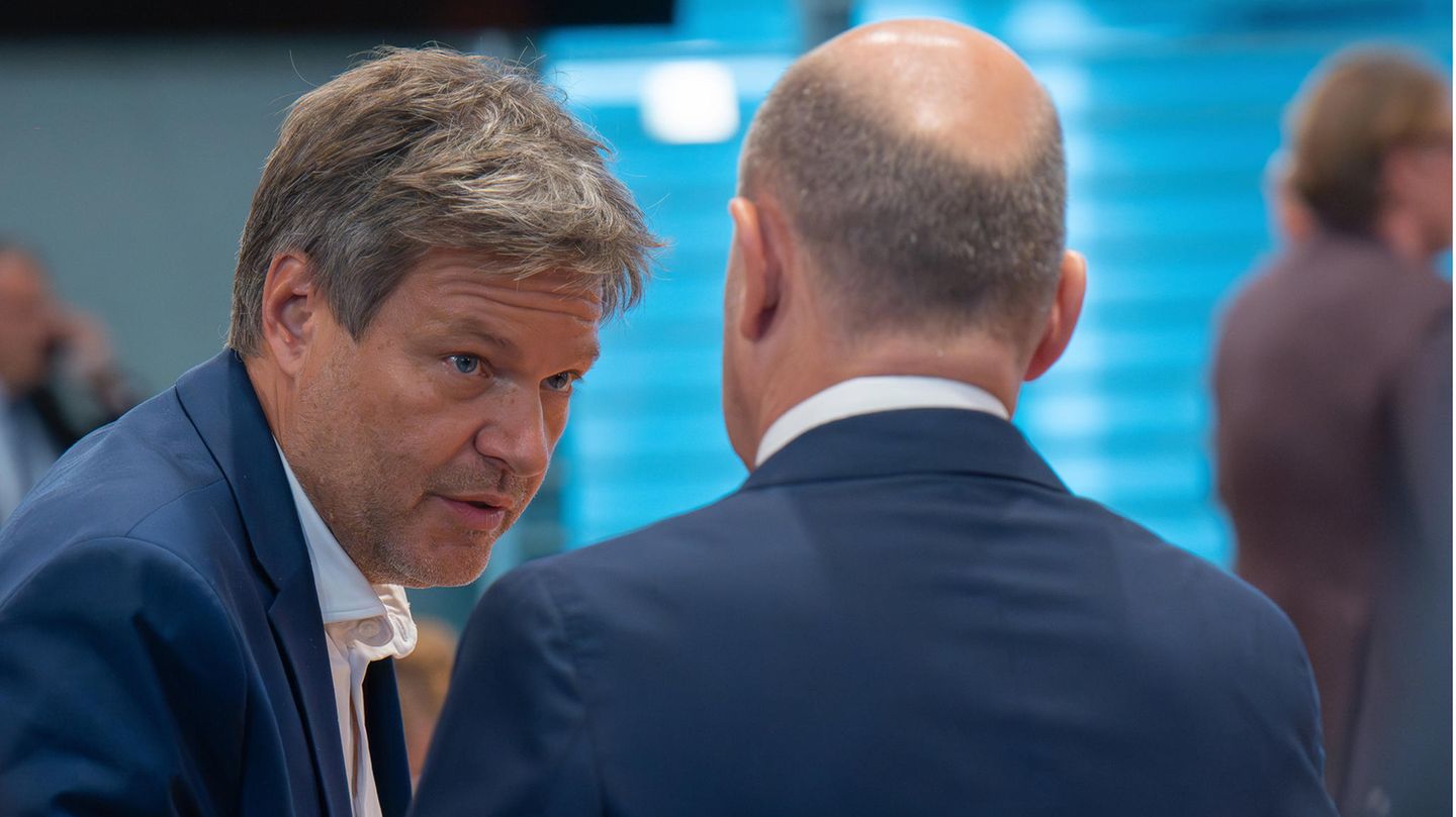 Bundeswirtschaftsminister Robert Habeck und Bundeskanzler Olaf Scholz
