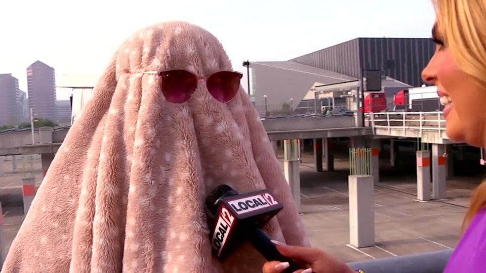 Fan meldet sich auf Arbeit krank - um auf Taylor Swift-Konzert zu gehen Fan meldet sich auf Arbeit krank - um auf Taylor Swift-Konzert zu gehen