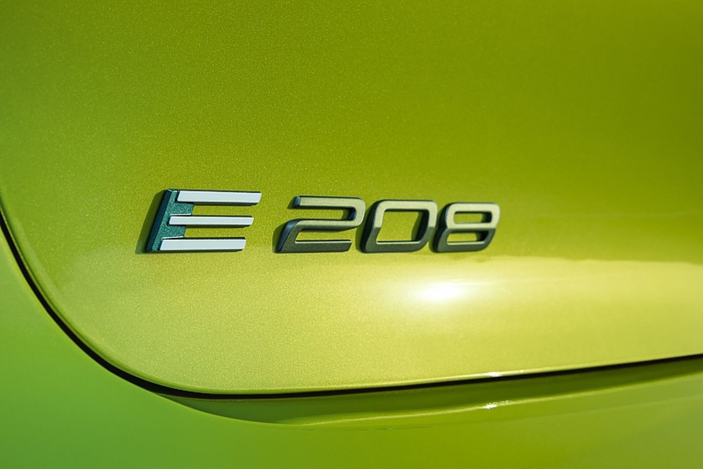 Peugeot e-208 / 208