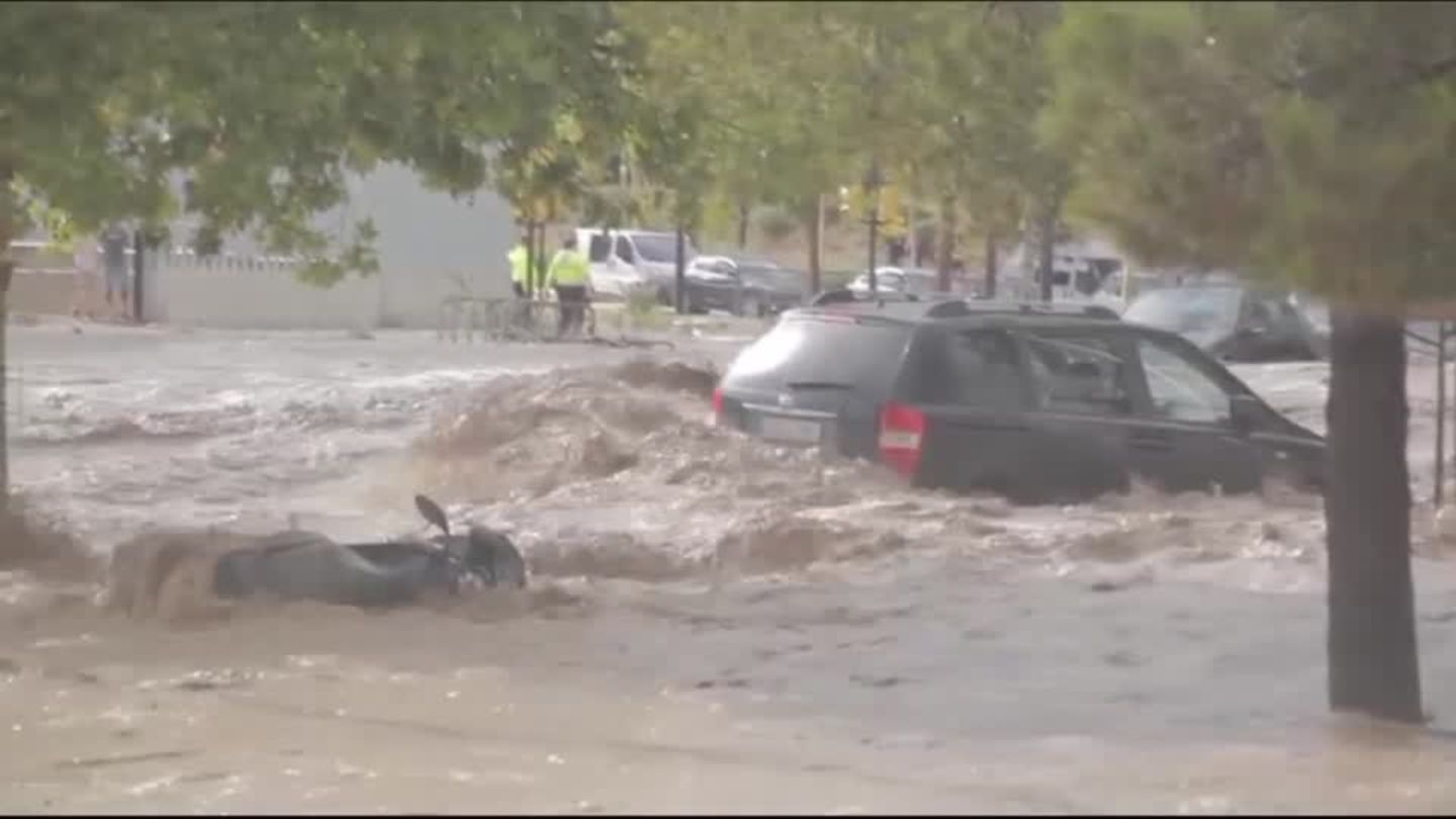 Marseille Im Chaos: Heftige Überschwemmungen Setzen Urlaubsstadt Unter Wasser - ph1ijei