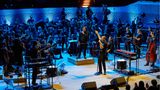 Bastille mit dem Baltic Sea Philharmonic-Orchester in der Hamburger Elbphilharmonie