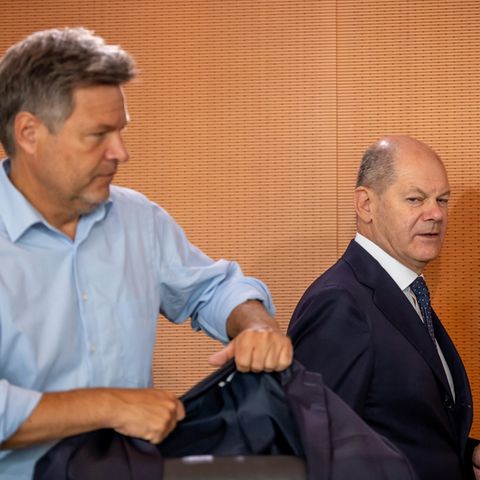 Bundeswirtschaftsminister Robert Habeck (Bündnis 90/Die Grünen) und Bundeskanzler Olaf Scholz (SPD)