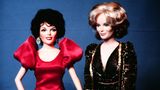 1991 bekam die Puppe neue Haarfarben. Neben Blond, Braun und Schwarz sah man auch Barbies mit roten Haaren. Auch die Gesichter wurden vielfältiger und passten sich dem Charakter der unterschiedlichen Puppen an – wie hier bei der limitierten "Denver Clan"-Edition, die sich an den Figuren der gleichnamigen Serie orientierte. Abseits von Serien- und Film-Ikonen gab es jedoch kaum mehr Vielfalt.
