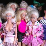 Anfang 2003 wagte Mattel dann einen revolutionären Schritt: Das Unternehmen reagierte auf die zunehmende Kritik, die Puppe würde falsche Körperideale präsentieren, und entwickelte Barbies mit neuen Körperformen. Rumpf und Beine der neuen "realistischen" Barbie waren kürzer und die Hüften breiter. Ein Schritt in die richtige Richtung, wobei die Körper immer noch nicht wirklich als authentisch zu bezeichnen sind. Entsprechend mau war auch das Feedback zu den neuen Puppen – weshalb Mattel nur zwei Jahre später zur gewohnten Barbie zurückkehrte. 