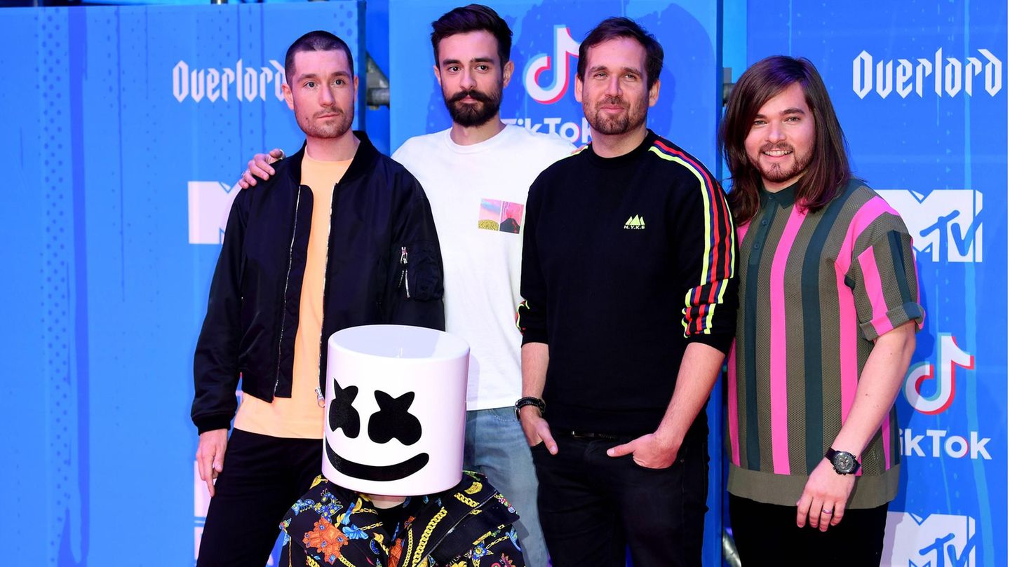 Bastille mit dem Produzenten und DJ Marshmellow