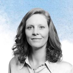 Illustration Kolumne After Burn-out: Eine Frau schaut in die Kamera und ein Kind daneben streckt die Hände in den Himmel