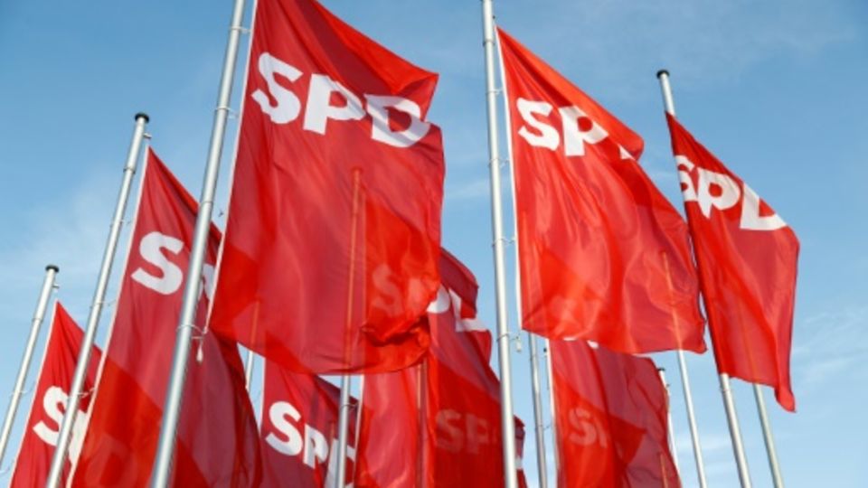 Fahnen mit dem Logo der SPD