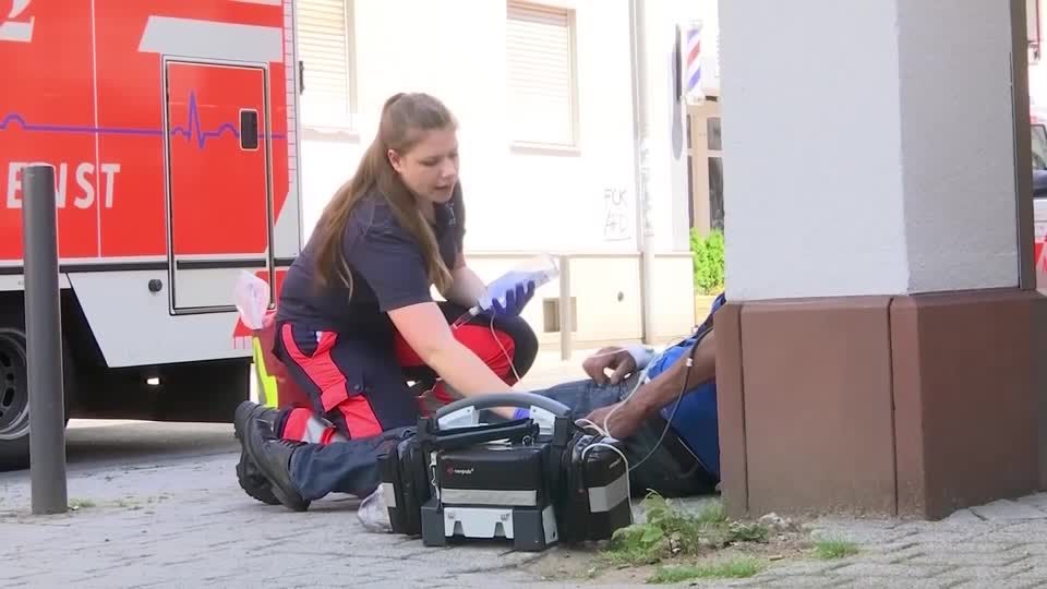 Video: Hitze in Deutschland: Des einen Freud, des anderen Leid