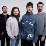Bastille bei einem Fotoshooting für das vierte Album