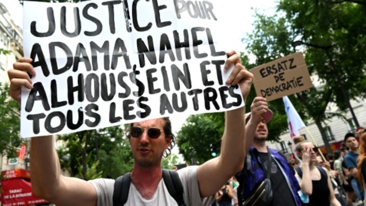 Frankreichs Regierung verhängt nach Krawallen Feuerwerksverbot für Nationalfeiertag