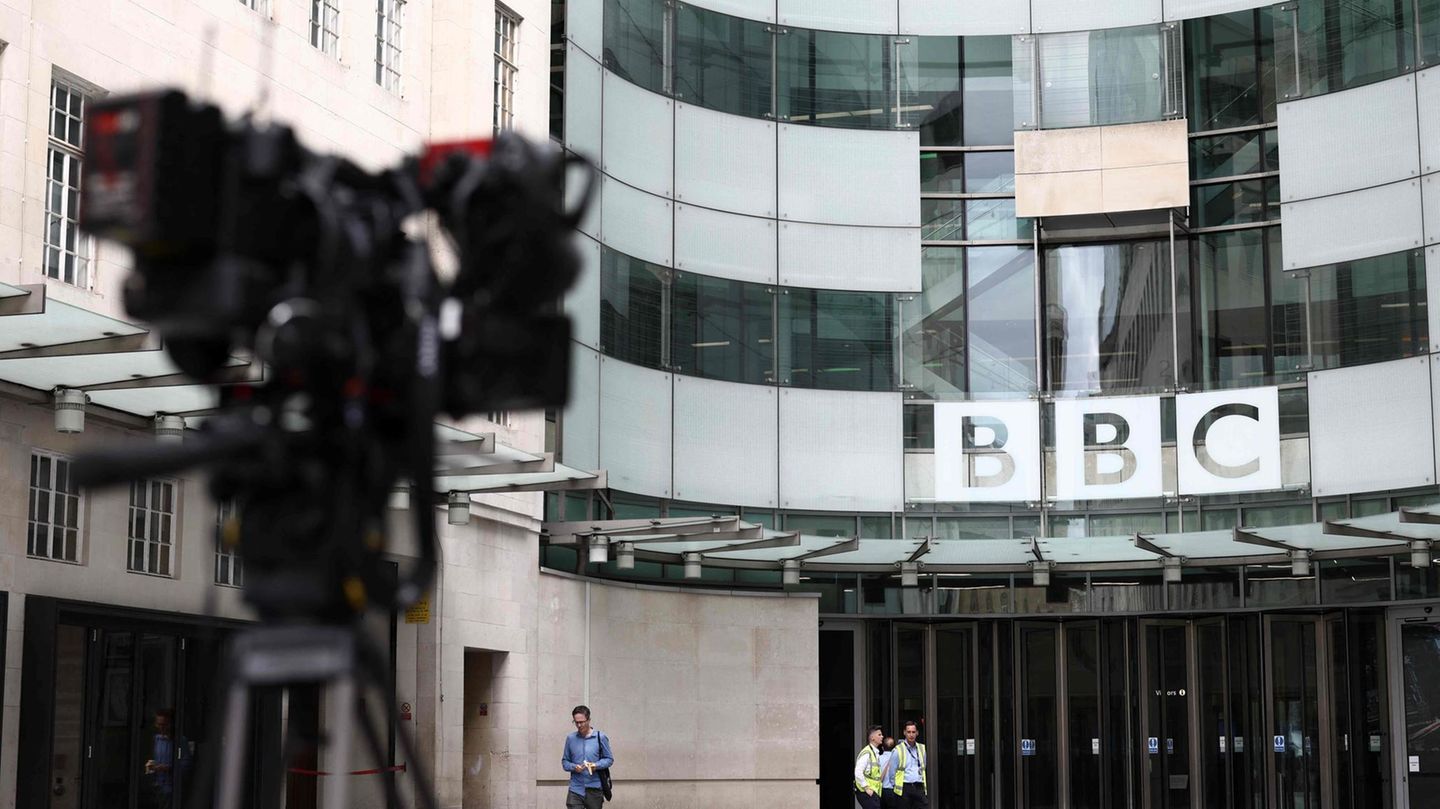 Der Eingang der BBC