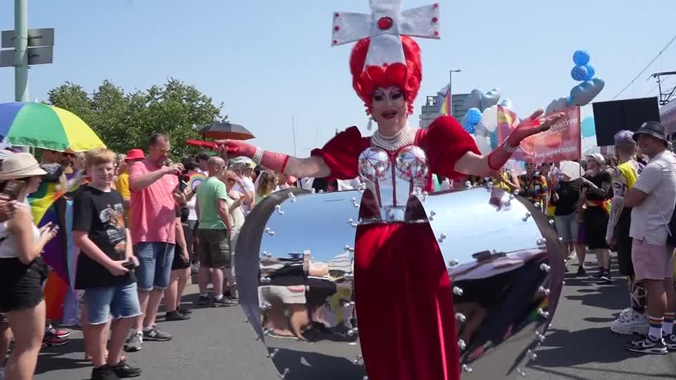 Video: Cologne Pride unter dem Motto: "Für Menschenrechte. Viele. Gemeinsam. Stark!"