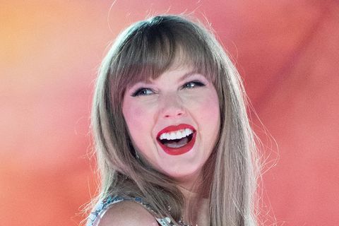 Taylor Swift lacht
