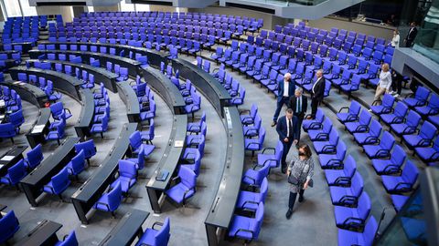 Der sogenannte Hammelsprung ist seit Langem ein fester Bestandteil des parlamentarischen Betriebs. Hier im Bild: Eine Hammelsprung-Abstimmung im Juli 2022, die zum Ziel hatte, Bundeskanzler Scholz zu einer Aktuellen Stunde im Deutschen Bundestag herbeizuzitieren.