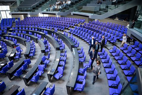 Der sogenannte Hammelsprung ist seit Langem ein fester Bestandteil des parlamentarischen Betriebs. Hier im Bild: Eine Hammelsprung-Abstimmung im Juli 2022, die zum Ziel hatte, Bundeskanzler Scholz zu einer Aktuellen Stunde im Deutschen Bundestag herbeizuzitieren.