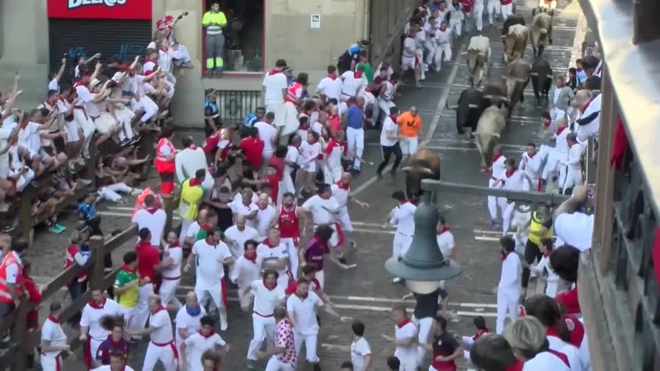 Video: Stierhatz in Pamplona - Verletzte Tag für Tag