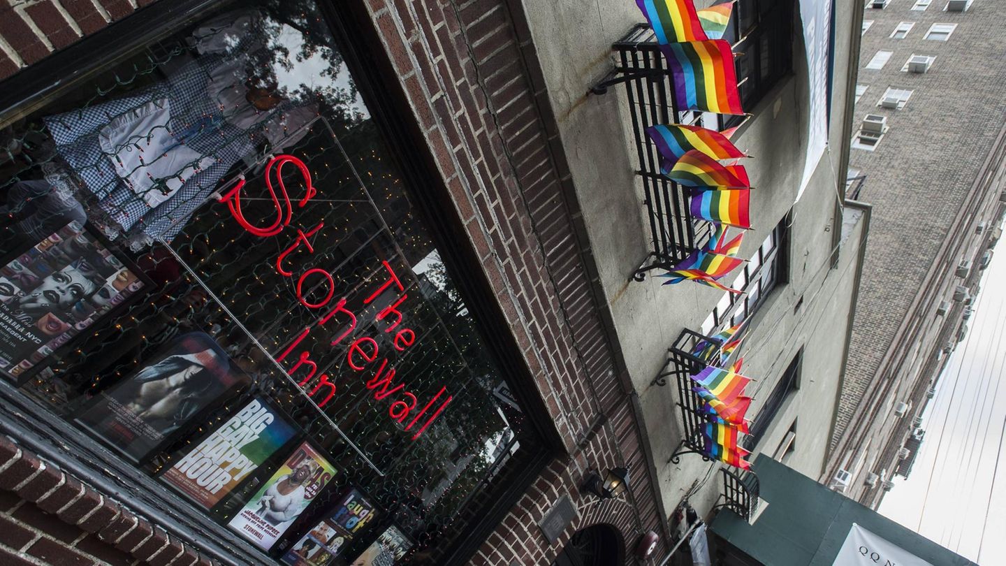 Heute ist das Stonewall Inn eine Gedenkstätte. US-Präsident Barack Obama erklärte es 2016 zum Nationaldenkmal.