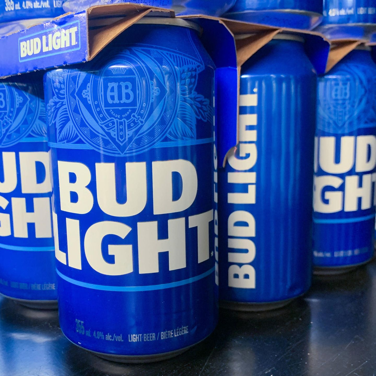 Bud Light: Wie es sich eine Biermarke mit rechts verdarb. Und dann
