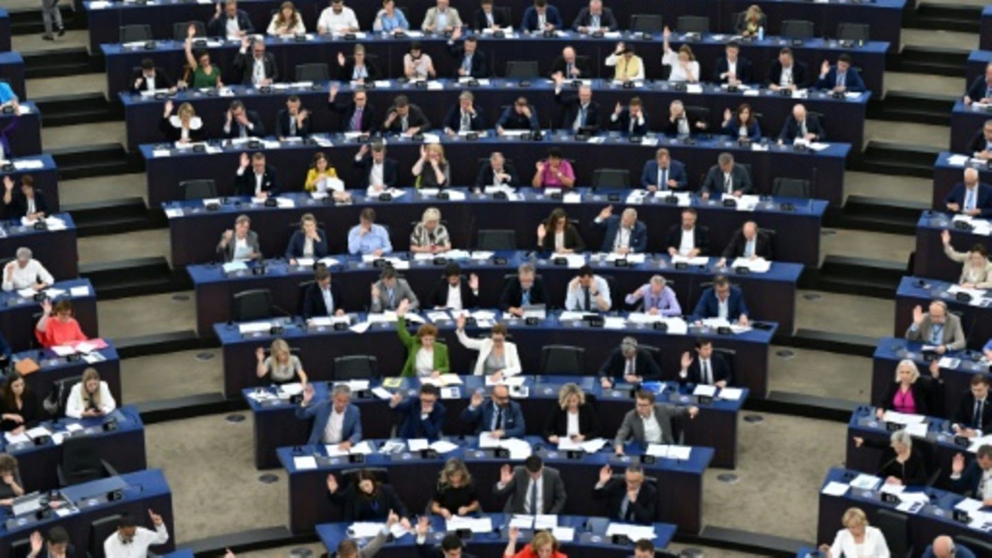 EU-Parlament-stimmt-ber-Energieverbrauchsziele-und-Ausbau-von-E-Ladestationen-ab