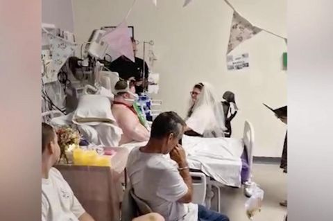 Nur einen Tag nach der Hochzeit stirbt Ryan Dack – doch zuvor ist sein größter Wunsch in Erfüllung gegangen: Nachdem die Ärzte dem schwerkranken Mann mitgeteilt hatten, dass sie nichts mehr für ihn tun können, wollte er schnellstmöglich seine Freundin heiraten.