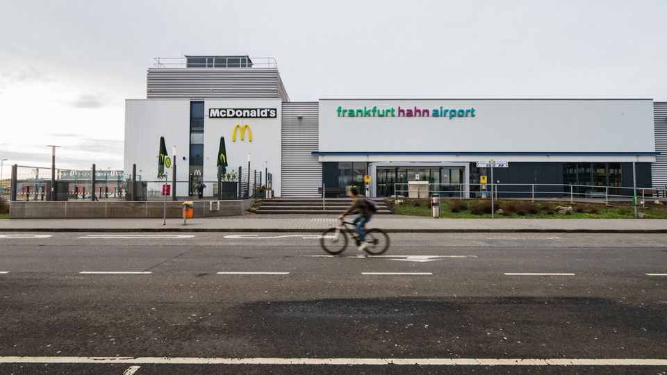 Der ehemalige Militärflughafen Frankfurt Hahn ist der unbeliebteste Airport in Deutschland.