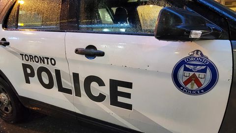 Irre Posse: Mit einem Dienst-SUV war ein hochrangiger Beamter der Polizei von Toronto in ein anderes Auto gekracht