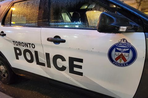 Irre Posse: Mit einem Dienst-SUV war ein hochrangiger Beamter der Polizei von Toronto in ein anderes Auto gekracht