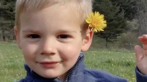 Émile, ein zweieinhalbjähriger Junge mit braunen Augen und blonden Haaren, wird seit Samstag in Frankreich vermisst