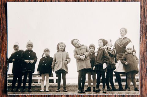 Ein altes Foto von Kindern auf der Insel Nordeney