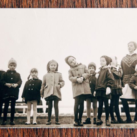 Ein altes Foto von Kindern auf der Insel Nordeney