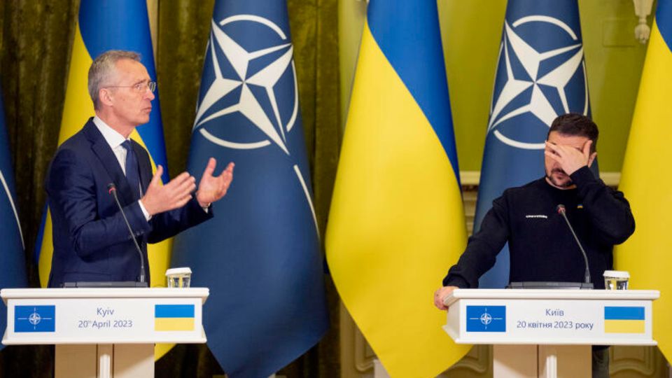 Gerangel um den Bündnisbeitritt: Nato-Generalsekretär Jens Stoltenberg und der ukrainische Präsident Wolodymyr Selenskyj im April in Kiew. Der eine fragt nach dem Wann, der andere nach dem Ob