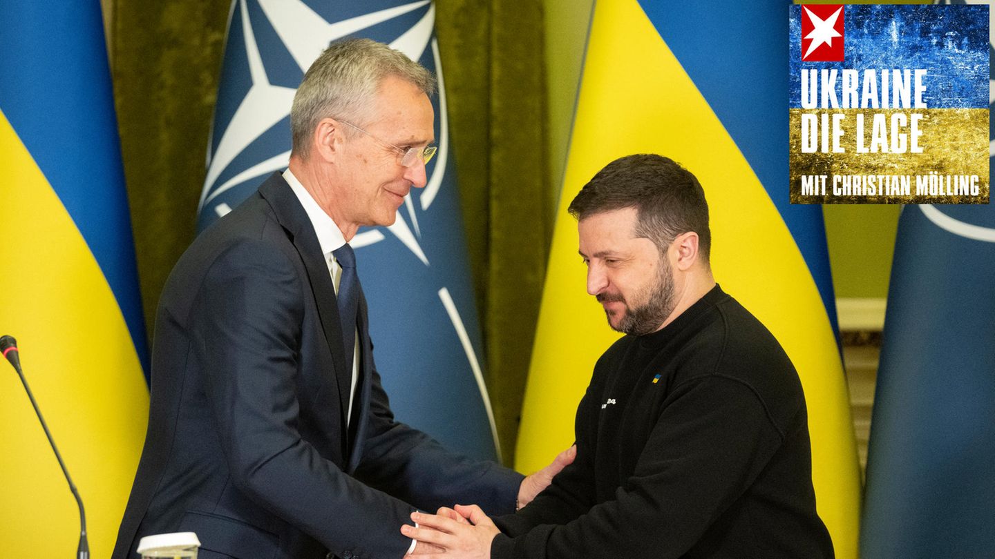 Nato-Generalsekretär Jens Stoltenberg (l.) und der ukrainische Präsident Wolodymyr Selenskyj