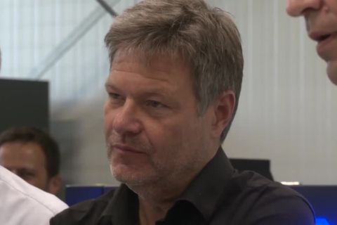 Video: Habeck: "Wir sehen, wie Solar geradezu abhebt"