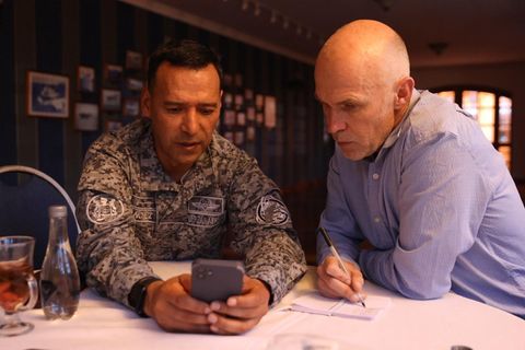 Stern-Reporter: "Wie würden wir 40 Tage im Dschungel überleben – und wie machen es dann vier Kinder?"