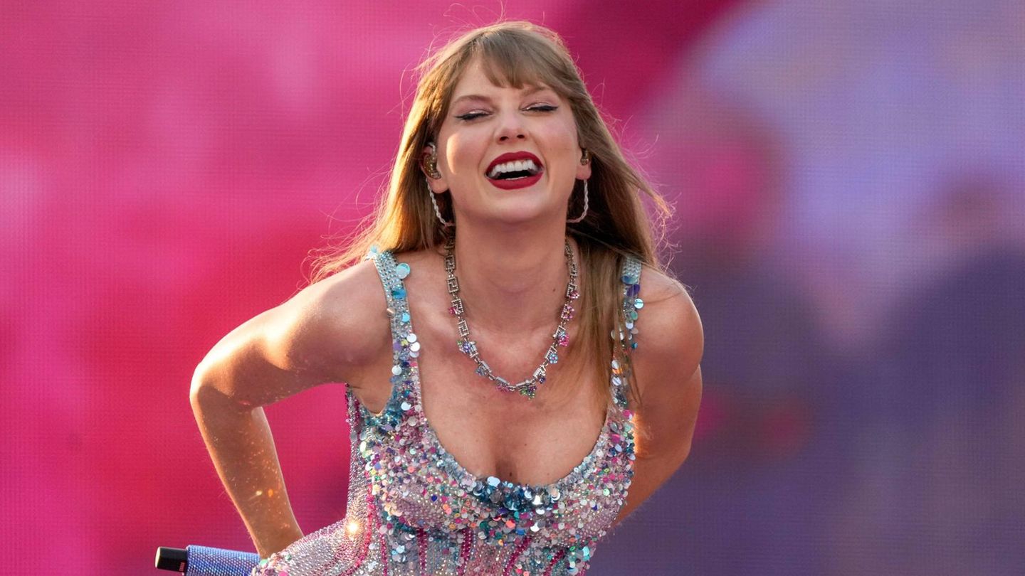 Taylor Swift auf der Bühne in Arizona