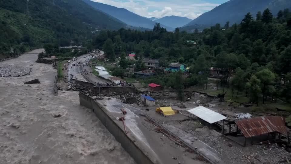 Video: Nordindien: Luftaufnahmen zeigen Zerstörung durch Erdrutsche