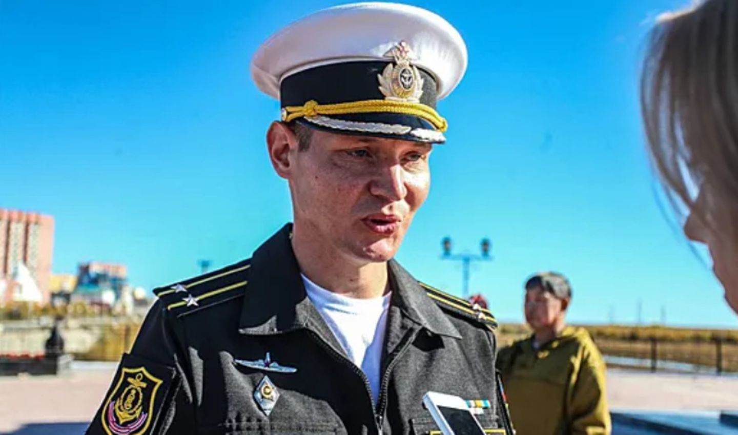 Stanislav Rzhitsky in seiner Marineuniform.