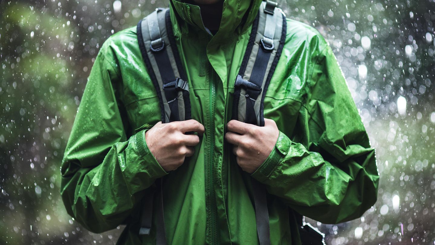 Outdoorjacke im Regen