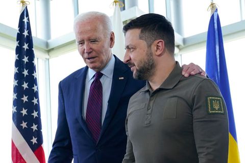 Biden und Selenskyj vor einer Arbeitssitzung beim G7-Gipfel in Japan im Mai