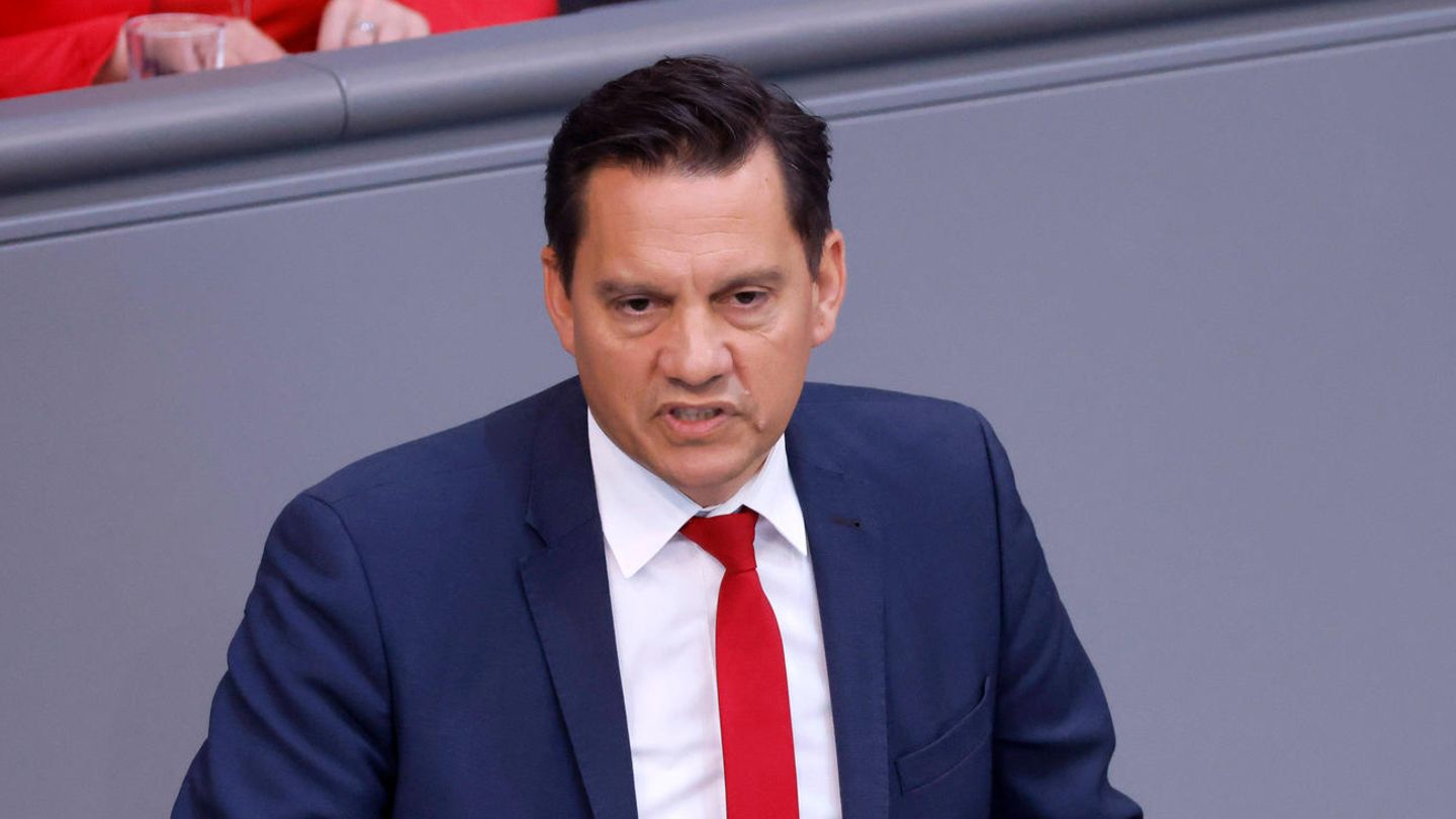 SPD-Abgeordneter Johannes Fechner im Bundestag